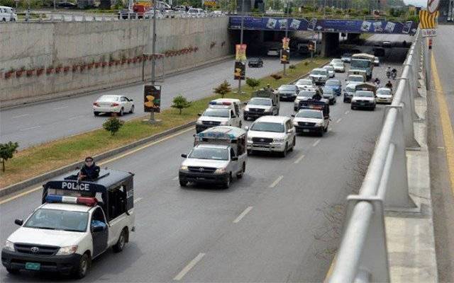 سرکاری گاڑیاں جھولنے والے افسران کو عدالت نے طلب کر لیا