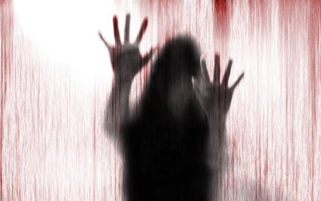 نامعلوم شخص نے35 سالہ خاتون کا گلا کاٹ دیا