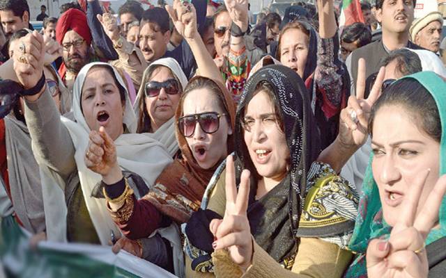 الیکشن کے نازک مرحلے میں کپتان نےناراض خواتین کو ’’کول ڈاؤن‘‘رکھنے کا پلان بنا لیا