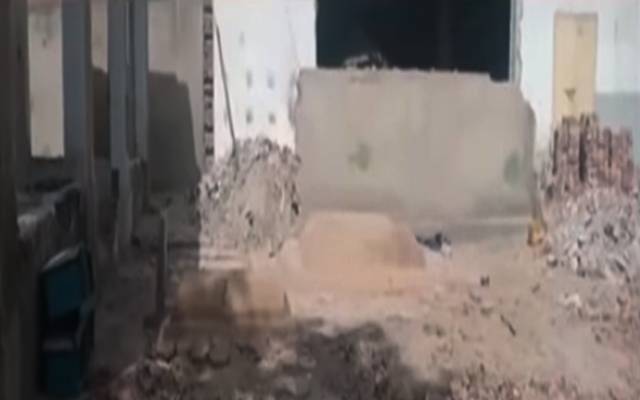 عدالتی احکامات پر میانی صاحب قبرستان میں ناجائز احاطوں کےخلاف آپریشن