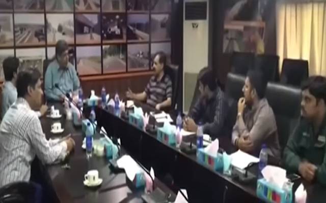 ڈپٹی چیف آفیسر شالیمار زون ملک طارق کی زیرصدارت ڈینگی کےحوالے سے اجلاس