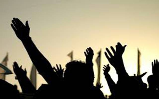 مانگامنڈی: نکاسی آب کے ناقص انتظامات کے خلاف اہل علاقہ کا شدید احتجاج