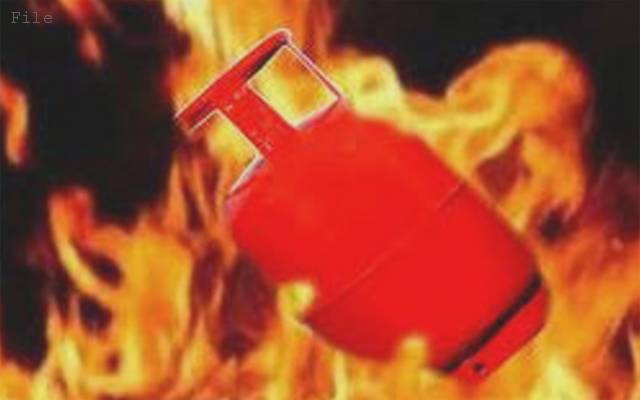  جنوبی چھاؤنی ، حجام کی دکان میں سلنڈر دھماکہ، 8 افراد زخمی