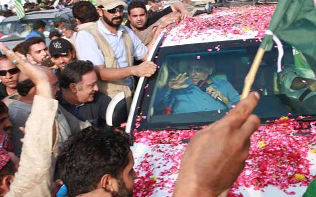 سیاسی مصلحت، پولیس کی رکاوٹیں یا کچھ اور؟ شہباز شریف کی ریلی ائیر پورٹ نہ پہنچ سکی