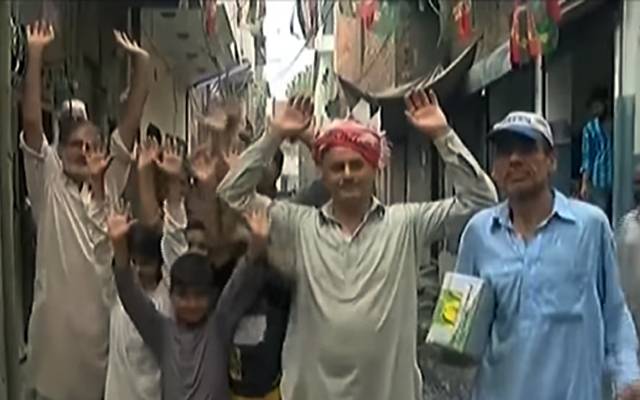 ساندہ اکرم پارک: سیوریج کے ناقص نظام پر علاقہ مکینوں کا شدید احتجاج