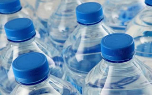  ڈپٹی کمشنر لاہور کا منرل واٹر بوتلوں کی قیمتیں مقرر کرنے کا نوٹیفکیشن معطل