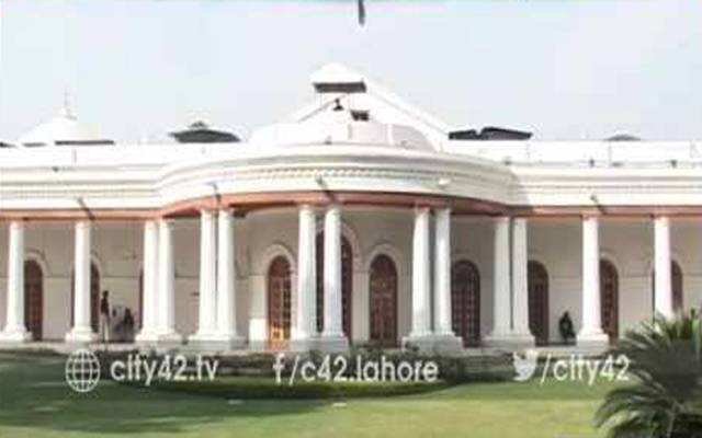 پنجاب کی افسر شاہی اپنی سیٹیں بچانے کیلئے ہاتھ پاؤں مارنے لگی