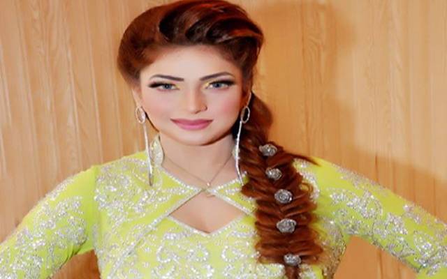 ماہ نور نے تماثیل تھیٹر میں رقص سے دھوم مچا دی