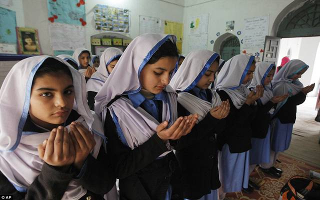 بچوں کا مستقبل غیرتجربہ کار اساتذہ کے ہاتھوں میں آگیا