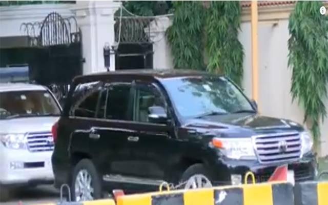 چمکتی دمکتی گاڑیاں، تحریک انصاف کی سادگی کے دعوے دم توڑنے لگے