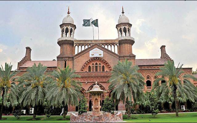 لاہور ہائیکورٹ کا غیر قانونی پارکنگ اسٹینڈ ز ختم کرنے کا حکم