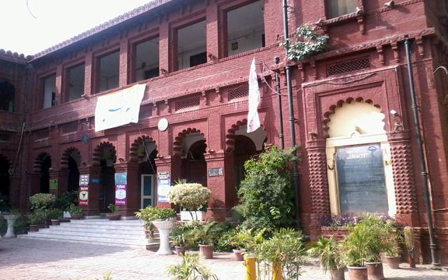 سرکاری سکولوں کے سربراہان تبدیل کرنے کا فیصلہ