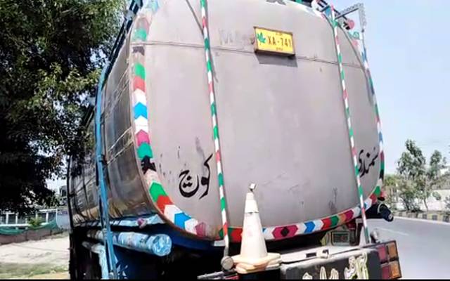 شاہدرہ پولیس نے شراب سے بھرا کنٹینر پکڑ لیا 