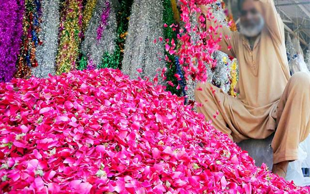 یوم عاشور پرپھول فروشوں اور گورکنوں کی چاندی ہوگئی