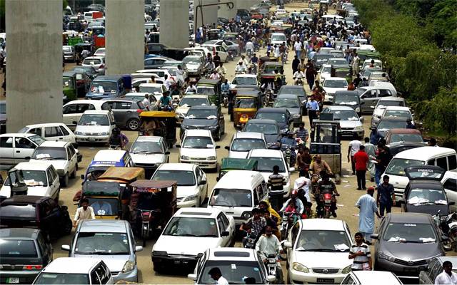 لاہور میں ٹریفک نظام کی بدحالی کی بڑی وجہ سامنے آگئی