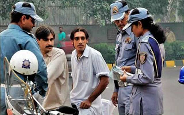 مال روڈ کے بعد ایک اور شاہراہ پر بغیر ہیلمٹ کے جانے پر پابندی