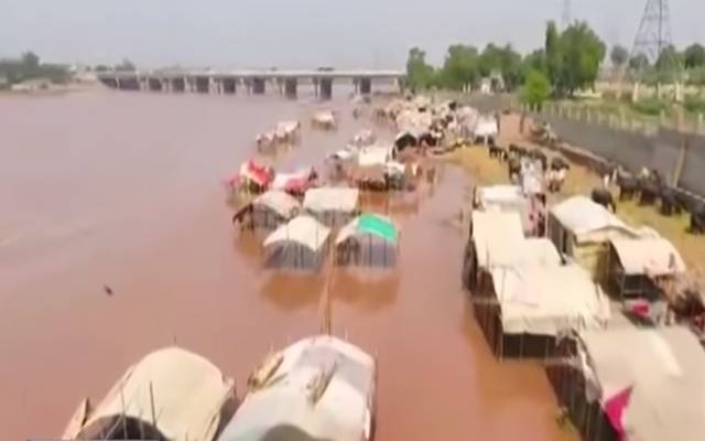 دریائے راوی میں پانی کی سطح بلند، جھونپڑیاں ڈوب گئیں
