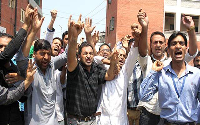 من پسندکمیٹیوں کو نجی سکولوں کی نمائندگی دینےپر سی ای او کیخلاف احتجاج