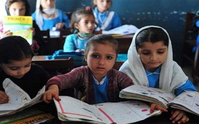 علم کی روشنی پھیلانے والے سکول اندھیروں میں ڈوبنے کا خدشہ