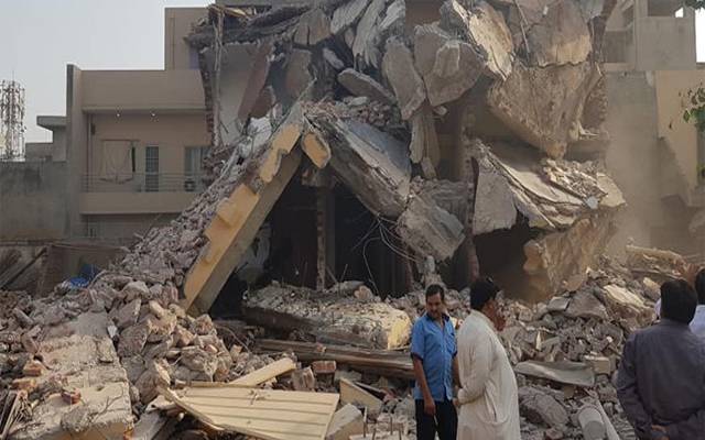 ضلعی انتظامیہ کاتجاوزات کیخلاف شروع کیاآپریشن  کچھوےکی چال چلنےلگا