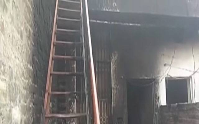 سلنڈر دھماکہ، ایک ہی گھر کے 4 افراد جھلس گئے