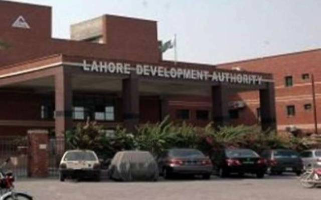 ایل ڈی اے میں ڈیپوٹیشن پر تعینات افسران کو نوازنے کا انوکھا فیصلہ