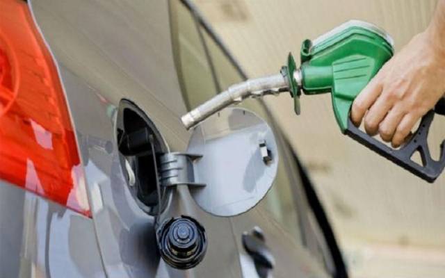 حکومت کا عوام کی جیبوں پر ایک اور وار، پٹرولیم مصنوعات مہنگی کردیں