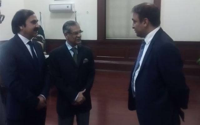 چیف جسٹس پاکستان نے گریزان لندن کے بیرسٹر طارق کی دعوت قبول کرلی