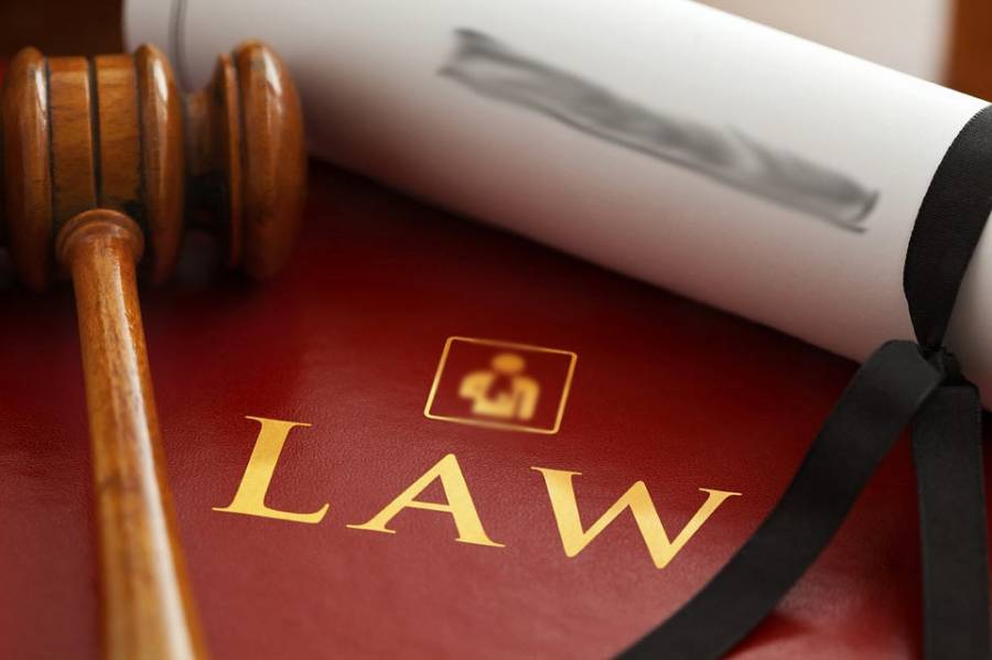 پنجاب بار کونسل نے300 سے زائد وکلاء کے لائسنس معطل کردیئے