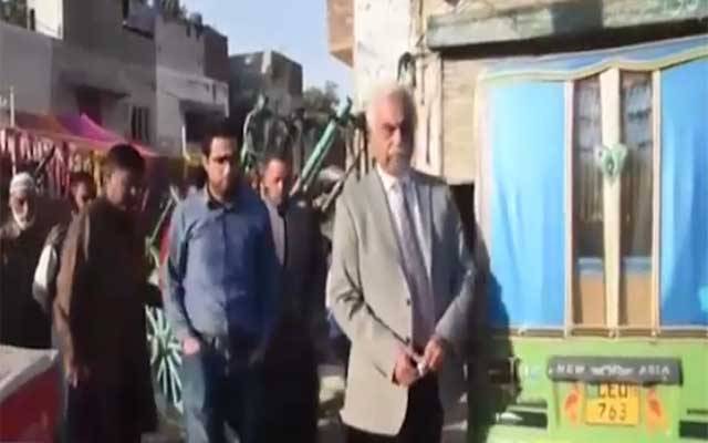 لارڈ میئر لاہور کا قبضہ مافیا سے واگزار کرائے گئے پلاٹس کا دورہ