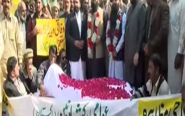 عوامی رکشہ یونین کا مہنگائی کیخلاف پریس کلب کے باہر احتجاج