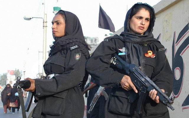 لاہور میں پولیس ناکوں پر خواتین اہلکار تعینات کرنے کا فیصلہ