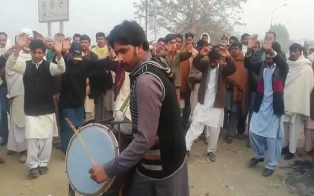  کسانوں کا احتجاج بھنگڑا شو میں بدل گیا
