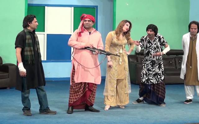 محکمہ داخلہ پنجاب نے تھیٹروں میں بیہودہ ناچ گانوں پرسخت نوٹس لے لیا