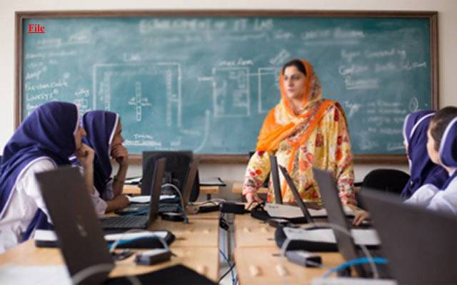 سرکاری کالجوں کے اساتذہ پربڑی پابندی عائد۔۔۔