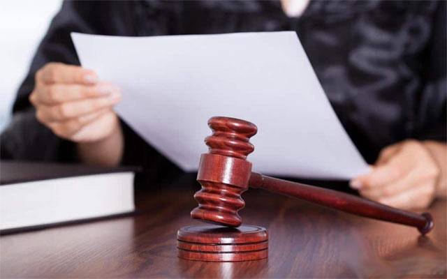 پنجاب کے سب سے بڑے بیوروکریٹ کو عدالتی پروانہ مل گیا