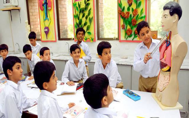 اضافی فیسیں واپس کریں ورنہ۔۔حکومت نے نجی سکولوں کو وارننگ دیدی