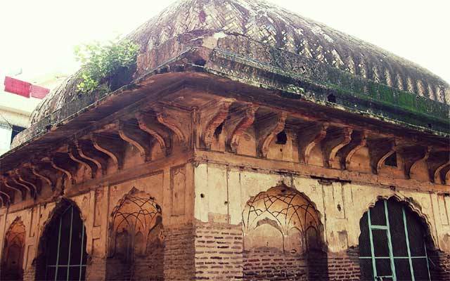 مقبرہ جانی خان خستہ حالی کا شکار ہونے کے باعث حکام کی توجہ کا منتظر