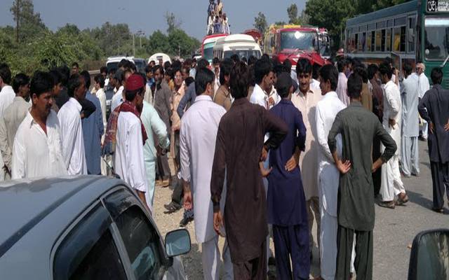 نیشنل فرٹیلائزر کارپوریشن ملازمین کا ریگولر نہ کرنے پر احتجاج