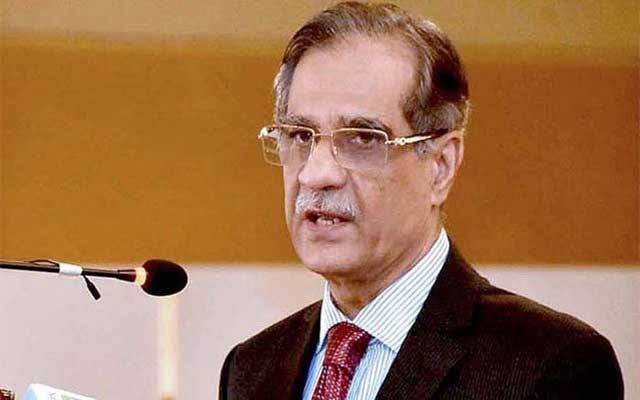 چیف جسٹس سے والدین کی سکول فیسوں کو کم کرنے کی اپیل