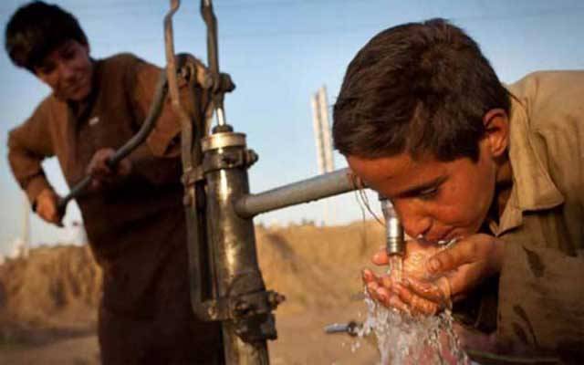 شہریوں کو پینے کا صاف پانی کیسے دیں؟ 7 رکنی کمیٹی حل نکالے گی