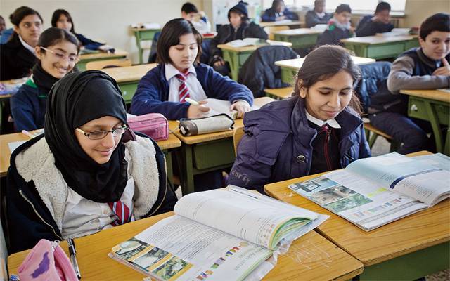 پرائیویٹ سکول مافیا والدین کیلئے دردسر بن گیا
