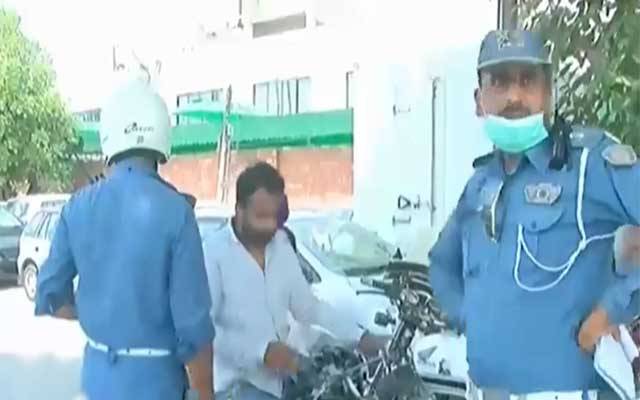 ٹریفک وارڈنز باغی ہوگئے، محکمانہ انکوائری کا اقدام ہائیکورٹ میں چیلنج