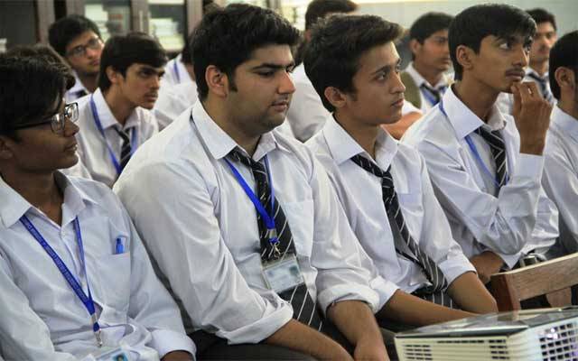 کالجز میں کم حاضری والے طلبا کی شامت آگئی