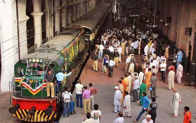 ریل گاڑیوں میں بغیرٹکٹ سفر کرنیوالے باز آجائیں ورنہ۔۔