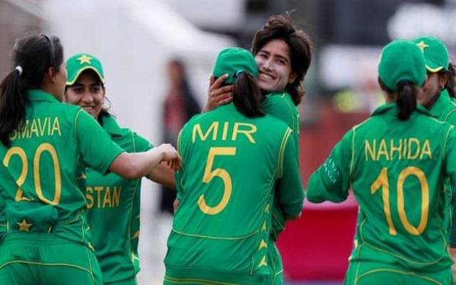 پی سی بی کا 17 خواتین کرکٹرز کیلئے چھ ماہ کے سینٹرل کنٹریکٹ کا اعلان