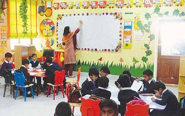 پرائیویٹ سکولز بھی بچوں کو پولیو کے قطرے پلانے کے پابند