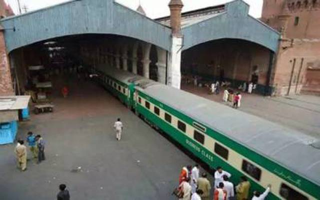 ٹرینوں کا شیڈیول متاثر، عوام کو مشکلات کا سامنا