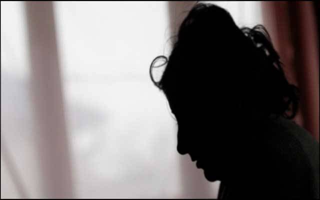 بیٹے کے علاج کیلئے آئی خاتون کو ہسپتال عملہ نے کمرے میں بند کرکے زیادتی کا نشانہ بنا ڈالا