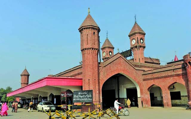 ریلوے گریڈ 17 کے تین افسران کا تبادلہ 